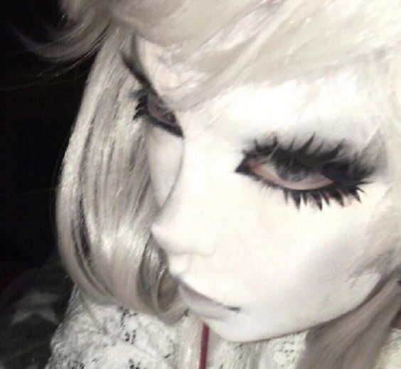 Vampire Bride, Alt Makeup, Alternative Makeup, Cool Makeup Looks, Interesting Images, Being Creative, Goth Makeup, Arte Inspo, Looks Chic