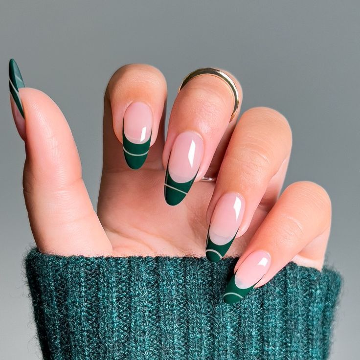 Dark Green Nail Ideas, Dark Green Nail, Green Nail Ideas, Elegant Manicure, Nude Polish, Dark Green Nails, Green Nail Art, Red Polish, Holiday Nail Designs