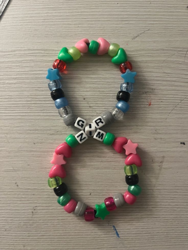 Scene Kandi Singles, Invader Zim Bracelet, Kandi Bracelets Scene, Scene Kandi Ideas, Scene Bracelets Ideas, Gir Kandi, Kandi Scene, Kandi Bag, Scene Bracelets