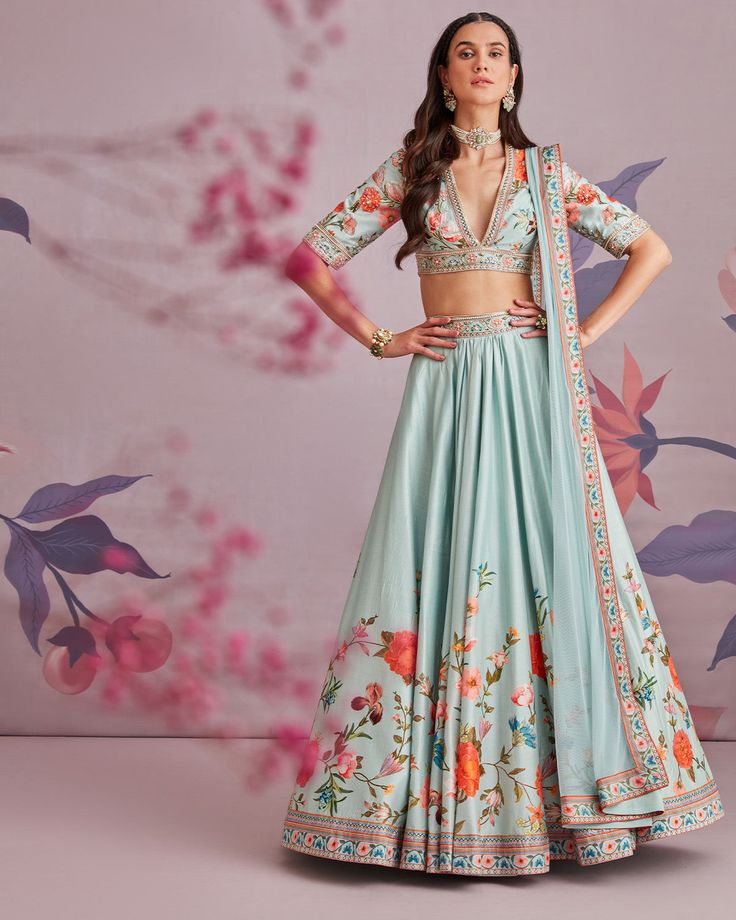 Lehengas Wedding, Orang India, Ridhi Mehra, Indian Outfits Lehenga, Floral Lehenga, Wedding Lehengas, Designer Lehengas, Green Lehenga, Gaun Fashion