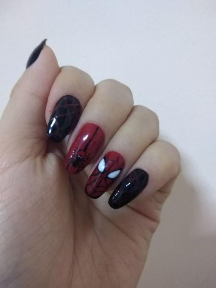 Diy Halloween Nail Art, Bat Nails Art, Marvel Nails, Halloween Nail Design, Halloween Nail Art Ideas, Halloween Nails Diy, Nails Halloween, Easy Diy Halloween, Halloween Nail Designs