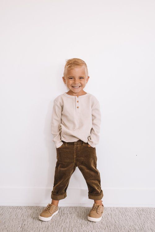 Mommy and Me Fall Outfits - Baby-Kids Corduroy Pants Curdory Pants Outfit, Fall Outfits Corduroy, Mommy And Me Fall Outfits, Corduroy Pants Outfit, Kids Fall Outfits, Kids Corduroy, Trouser Outfit, Boho Kids, Mommy Blog