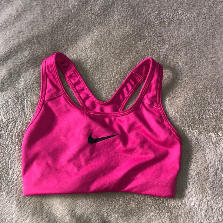 Nike Dri-Fit Sports Bra Never Worn No Pads Nike Clothes, Birthday 12, Nike Bra, Western Fits, Tennis Outfits, Fav Products, Clothes Wishlist, Nike Top, Cute Nike Outfits