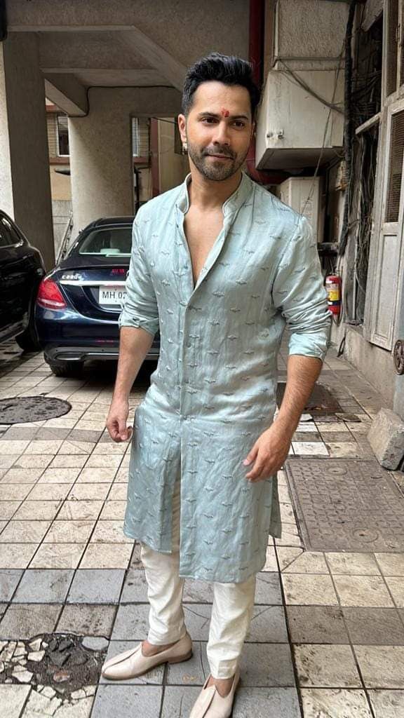 Male Outfits For Wedding, Men Bday Outfit, Pastel Men’s Kurta, Bollywood Mens Fashion, Pastel Kurta Men, Trending Kurta For Men, Boy Kurta Design, Kurta Outfit, Kurta Pyjama For Men