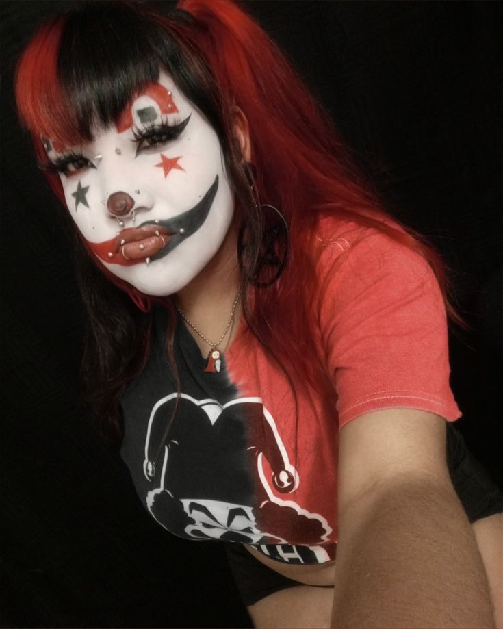 Icp Tattoos Juggalette, Female Juggalo Makeup, Pink Juggalo Makeup, Juggalo Face Paint Ideas, Juggalo Icp Makeup, Icp Juggalo Face Paint, Icp Makeup Girl, Juggalo Halloween Costume, Jugallete Makeup