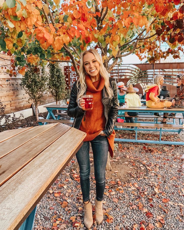 Fall Outfits Orange Sweater, Burnt Orange Winter Outfits, Burnt Orange Jacket Outfit Fall, Bon Fire Outfit Fall, Kentucky Fall Outfit, Sweater With Jacket Outfit, Burnt Orange And Black Outfit, Fall Outfits Salem, Brewery Outfit Fall Night