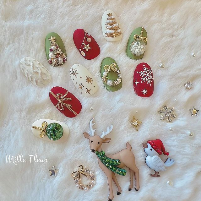 Nail Noel, Christmas Nail Art Ideas, Christmas Nail Ideas, Xmas Nail Art, Candy Cane Nails, Red Christmas Nails, Cute Christmas Nails, Christmas Nails Easy, Christmas Gel Nails