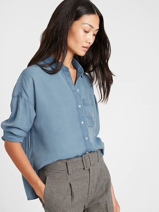 Petite High-Low Shirt | Banana Republic Clean Wardrobe, Long Denim Shirt, Mom Wardrobe, High Low Shirt, The Vivienne, Wood Square, High Low Hem, Hip Length, Denim Shirt