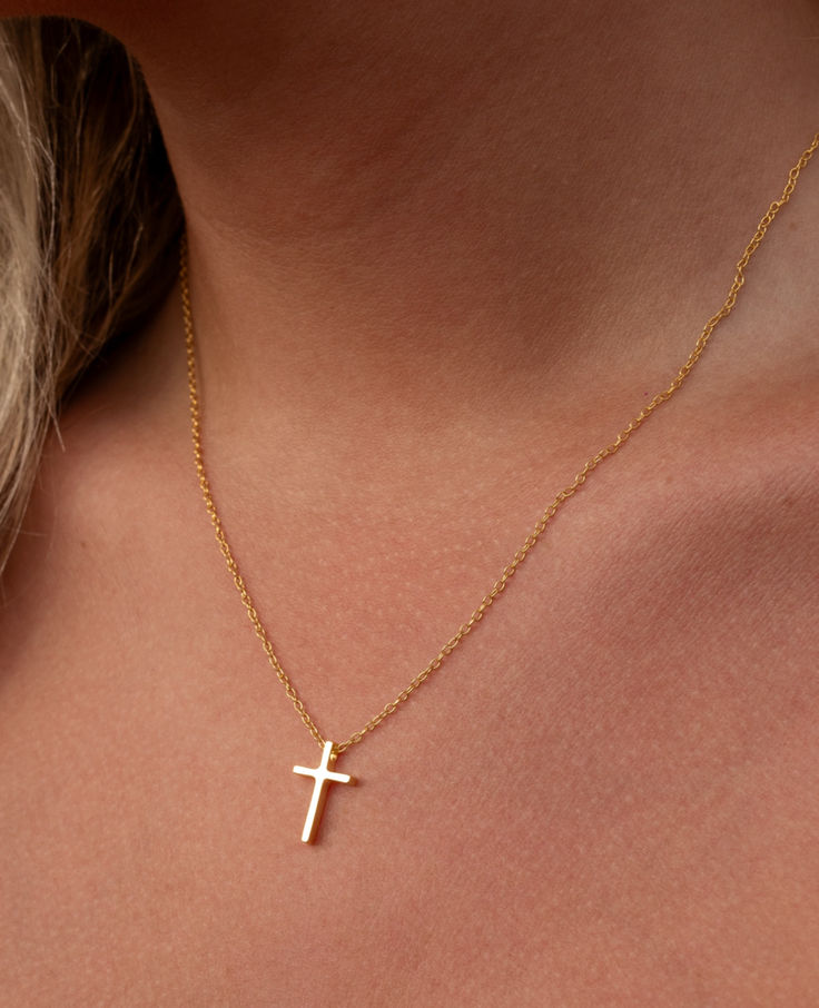 Dainty Cross Necklace For Everyday Wear, Simple Necklace With Delicate Chain And Cross Pendant, Simple Everyday Cross Pendant Necklace, Simple Everyday Cross Necklace, Simple Cross Jewelry With Delicate Chain, Simple Cross Necklace With Delicate Chain, Everyday Cross Pendant Charm Necklace, Minimalist Cross Necklace For Everyday, Minimalist Cross Charm Necklace With Delicate Chain