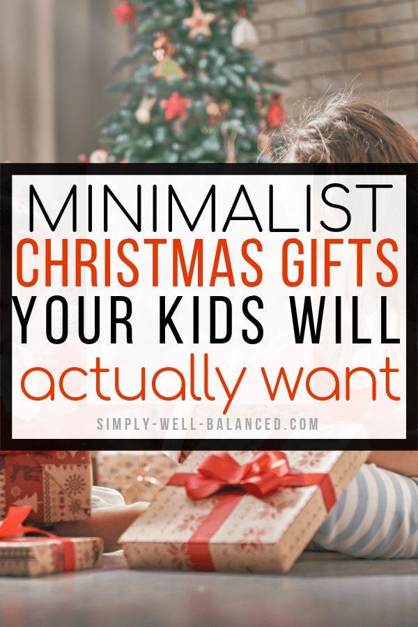 Awesome ideas for clutter free and minimalist Christmas gifts for kids. Non-toy, experience and consumable gifts that won't make your house a mess. Your children will love these open-ended toys #christmasgifts #giftdeas #minimalist Minimalist Christmas Gifts, Consumable Gifts, Free Gift Idea, Hadiah Diy, Non Toy Gifts, 12 December, Minimalist Christmas, Minimalist Gifts, Family Christmas Gifts