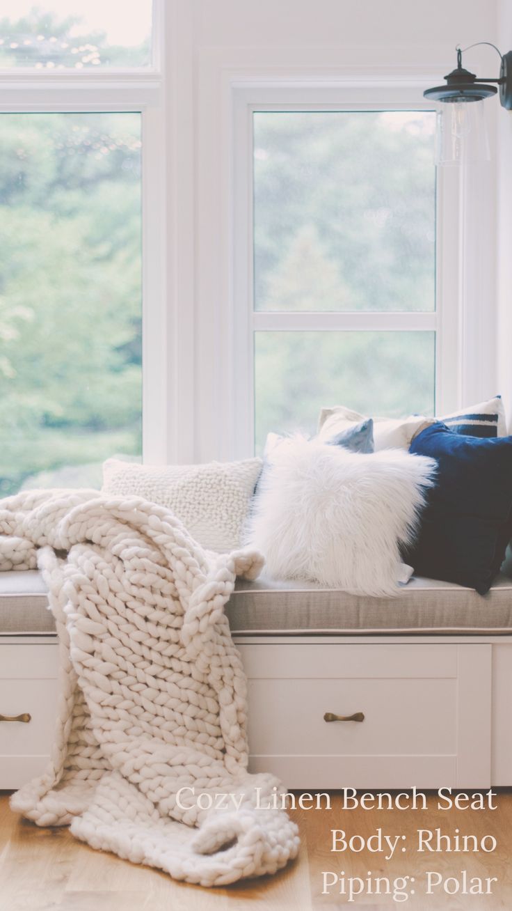 a cozy bench seat area in front a window with throw pillows and throw blanket Q Design, Custom Bench Seating, Linen Bench, Window Bench Seat, Window Nook, Custom Bench Cushion, Custom Bench, Kitchen Banquette, Bench Seats