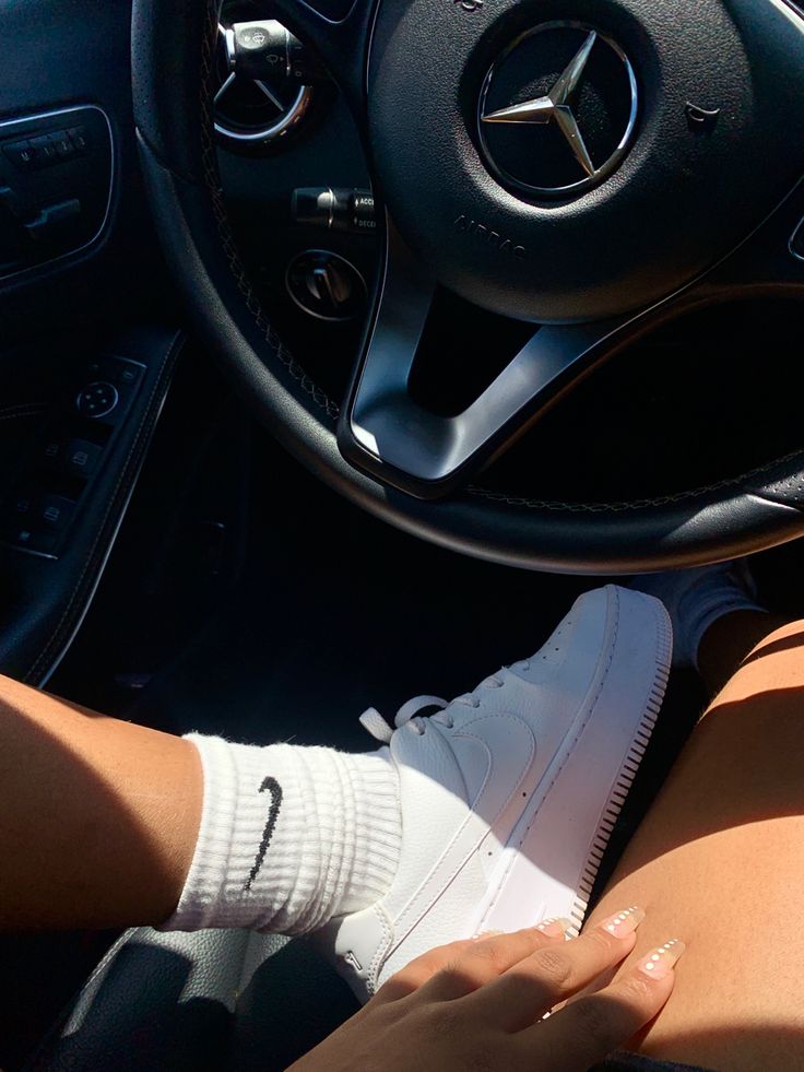 Nike Air Force One Platform, White Nike Air Force 1 Outfit, Air Force Outfits, Air Force 1 Platform, Air Force Outfit, Nike Air Force 1 Outfit Woman, Nike Air Force 1 Outfit, Nike Style, Uni Outfits