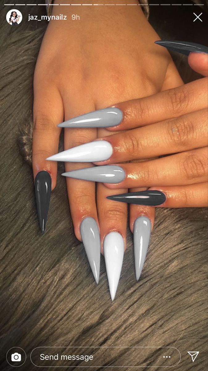 Stiletto Nails Spring Colors, Stilleto Nails Designs Blue, Solid Color Stiletto Nails, Blue Sharp Nails, Simple Acrylic Nails Stiletto, Light Blue Nails Stiletto, Blue Nail Designs Stiletto, Blue Stilletos Nails, Stiletto Blue Nails