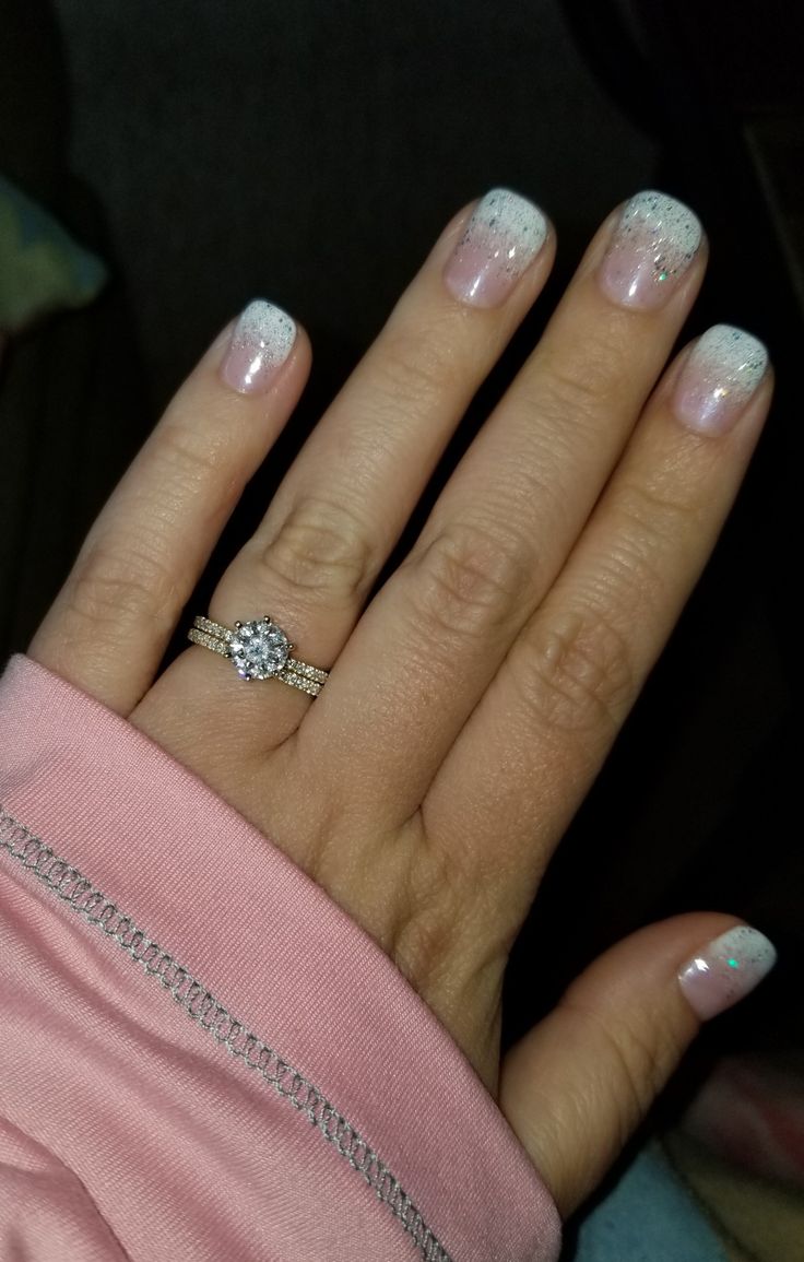 French Manicure Beach Designs, Glitter French Manicure Short Nails, French Manicure With Sparkle, French Manicure With Glitter, Sparkly French Manicure, Sparkle French Manicure, Manicure With Glitter, French Shellac, French Manicure Short Nails