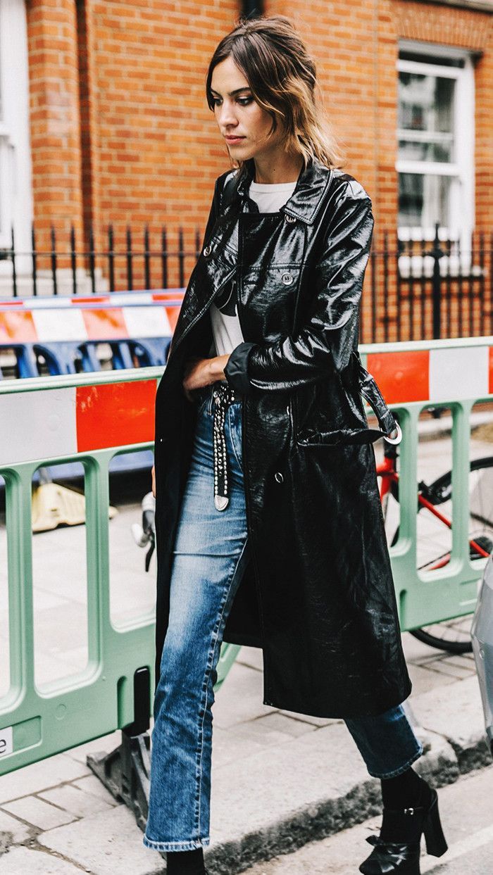 Coat Jeans, Fashion Me Now, Alexa Chung Style, Mom Jeans Outfit, Genius Ideas, Collage Vintage, Boyfriend Jean, Leather Trench, Looks Street Style