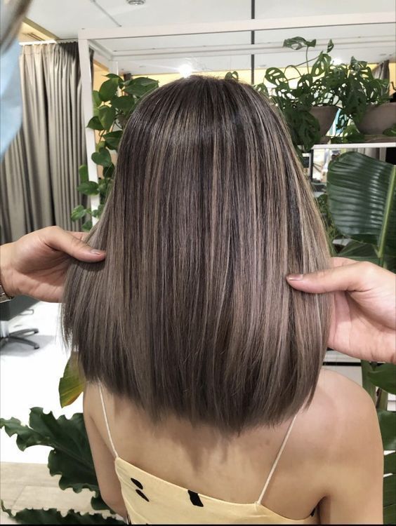 Best hair Color Hair Colour In Short Hair, Hair Color 2022, Hair With Highlights And Lowlights, Best Hair Color, Hair With Highlights, Hair Color Streaks, Brunette Hair With Highlights, Gorgeous Hair Color, Colour Trends