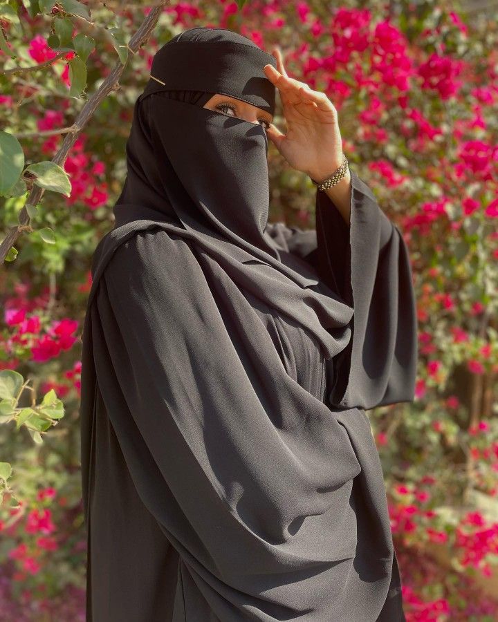 Niqabi#Niqab #Hijab #Islamic #Princess #Queen #Muslimah #Muslim_Girls #Niqabi #Hijabi Niqab Photography, Niqab Aesthetic, Niqab Hijab, Simple Girl Outfits, Niqabi Girl, Casual Denim Dress, Muslimah Photography, Muslimah Style, Black Hijab