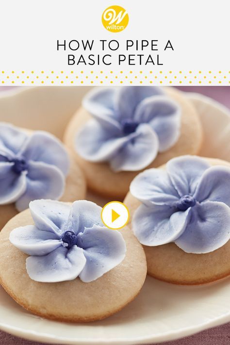 how to pipe a basic petal flower on cookies