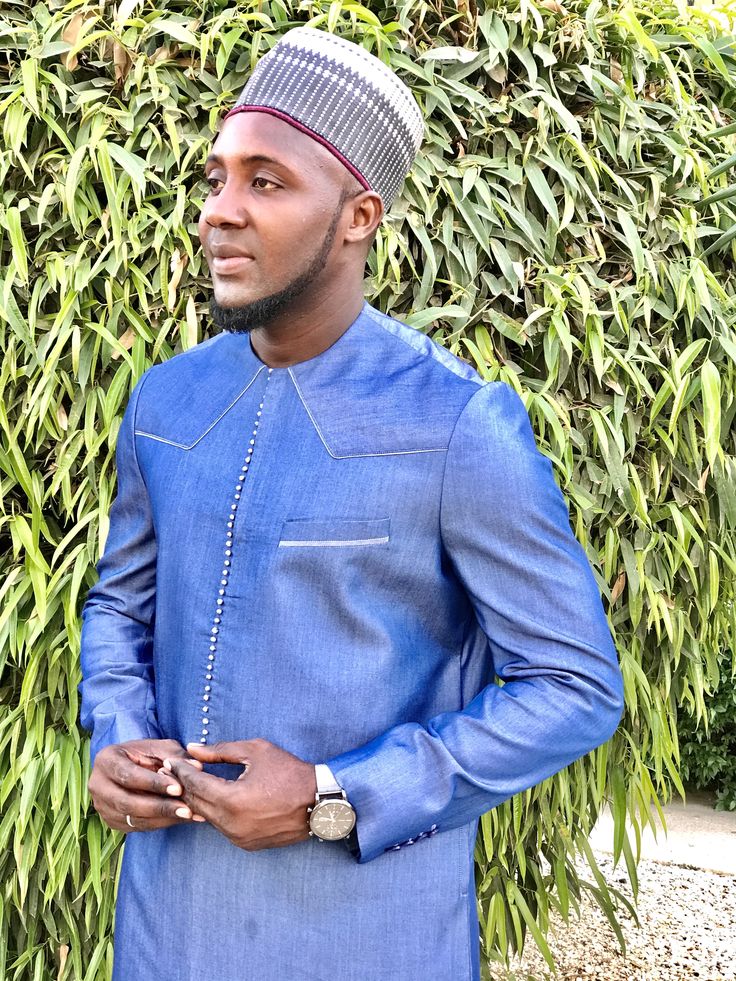 La tenue "Diaspora" est une tenue africaine moderne qui peut être portée à n'importe quelle occasion, que ce soit au travail, en réunion, mariage, cérémonie de nomination, etc. Fitted Habesha Kemis For Wedding Eid, Fitted Habesha Kemis For Wedding And Eid, Festive Long Sleeve Fitted Habesha Kemis, Festive Fitted Habesha Kemis For Wedding, Formal Fitted Thobe For Eid, Fitted Habesha Kemis For Eid, Formal Fitted Long Sleeve Agbada, Festive Ceremonial Fitted Habesha Kemis, Fitted Blue Agbada For Traditional Ceremonies