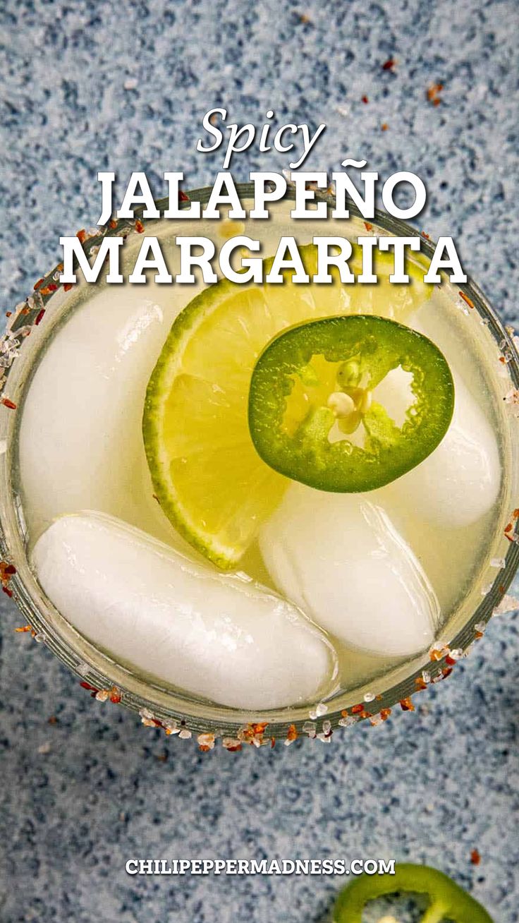 Spicy Jalapeño Margarita looking extremely inviting Jalepeno Martini Recipe, Jalapeno Drinks Vodka, Jalapeno Alcoholic Drinks, Jalapeno Drink Recipes, Jalapeno Cocktail Recipes, Jalapeño Margarita Recipes, Spicy Jalapeno Margarita, Jalapeno Margarita Recipe, Spicy Margarita Recipe