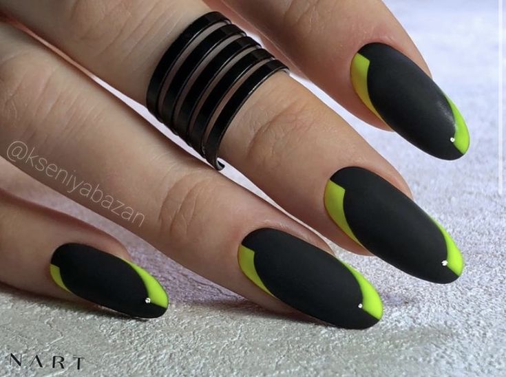 Black Almond Nails, Kylie Nails, Fancy Nails Designs, Simple Gel Nails, Classy Acrylic Nails, Nail Art Ombre, Trendy Nail Design, Nail Designs Glitter, Neon Nails