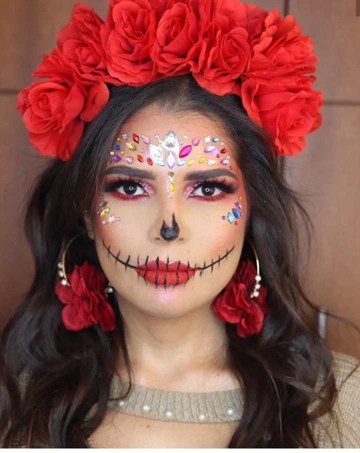 Coco Skeleton Makeup, Easy Catrina Costume, Catrina Makeup Simple, Simple Catrina Makeup Ideas, Catrina Makeup Mexicana Easy, Sugar Skull Couple Costume, Diy Catrina Costume, Simple Day Of The Dead Makeup, Catrina Makeup Kids