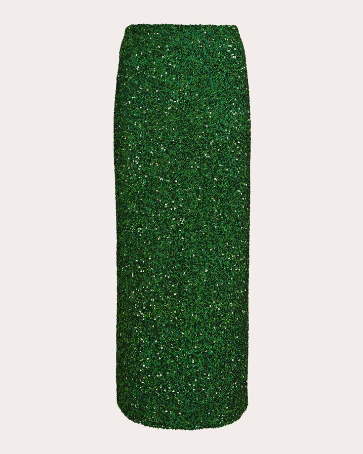 No Pise La Grama Mi Luz Sequin Maxi Skirt | OLIVELA Maxi Sequin Skirt, Sequin Midi Skirt, Sequin Crop Top, Sequin Maxi, Mid Length Skirts, Green Skirt, College Outfits, Curator Style, Emerald Green