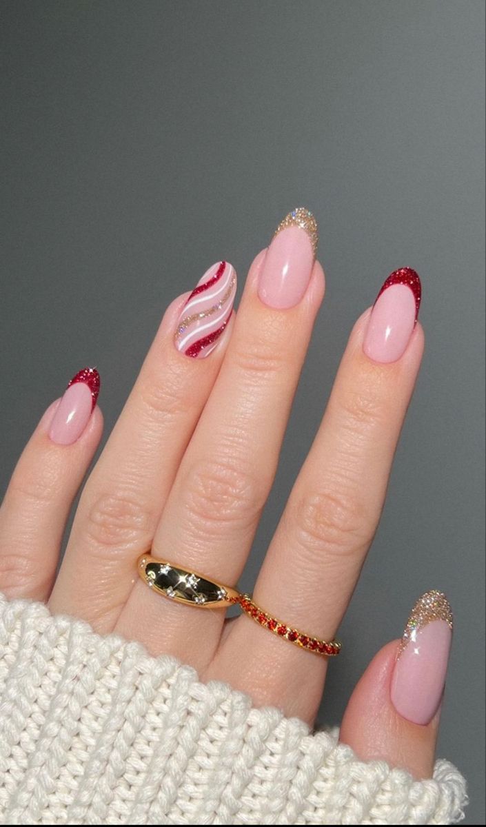 Red And Gold Nails, Red Christmas Nails, Christmas Nails Easy, Christmas Gel Nails, Disney Nails, Festival Nails, Nagel Inspo, Short Acrylic Nails Designs, Cat Kuku