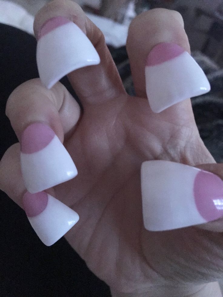 Duck Tip Nails, Flare Nails, Pink Tip Nails, Bad Nails, Birthday Nail Designs, Kids Nail Designs, Crazy Nail Designs, Gel Nails French, Cute Short Nails