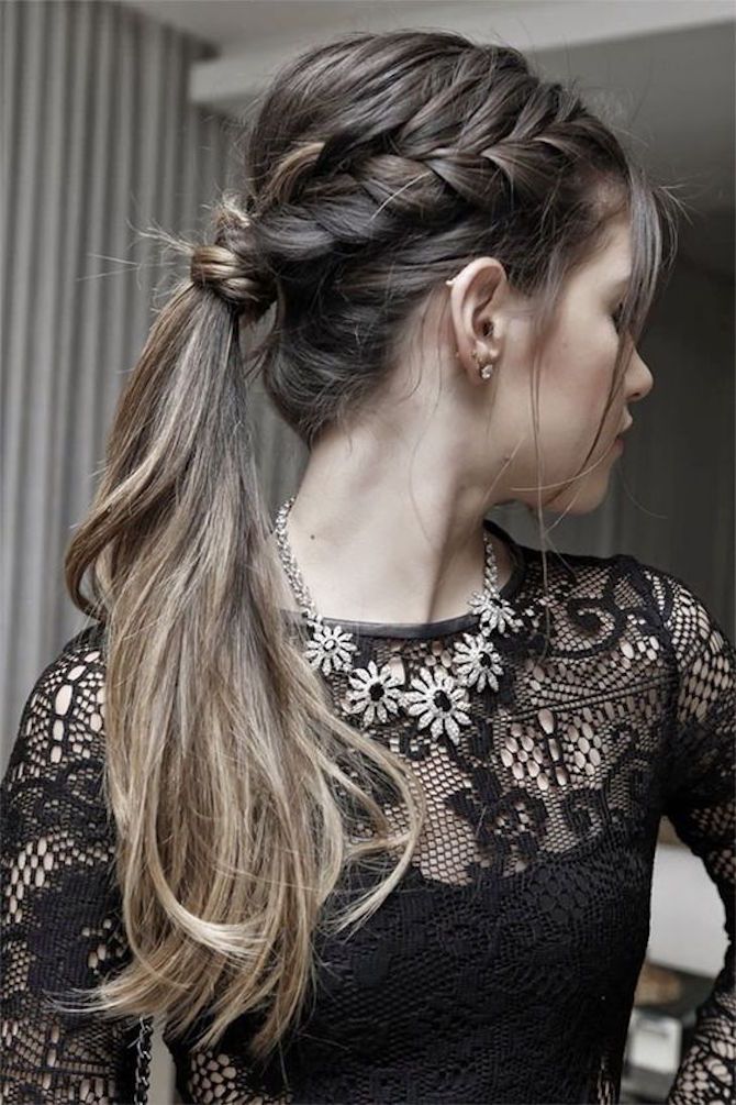 O grande dia da formatura está chegando e você ainda não decidiu o cabelo? Confira aqui as melhores inspirações de penteados para formatura pra você arrasar Knot Braids, Pony Hairstyles, Knot Braid, Braid Hairstyle, Side Hairstyles, Holiday Hairstyles, Hair Envy, How To Make Hair, Celtic Knot