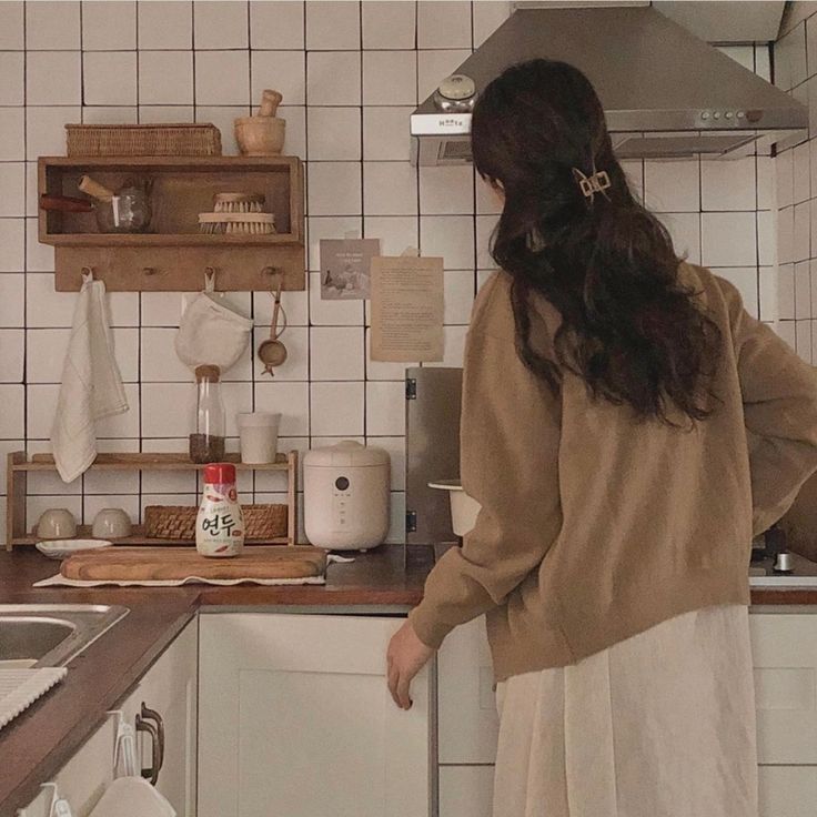 Cooking Aesthetic Girl, Rank 1, Homemade Meals, Girl Cooking, Korean Aesthetic, Girl House, Asian Cooking, Beige Aesthetic, Light Academia