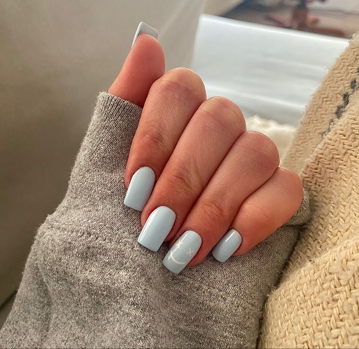 Nails Inspired By Niall Horan, Niall Horan Nails Designs, Niall Horan Inspired Nails, Pastel Blue Nails, Inspired Nails, Blue Nail Designs, Liam Payne, Niall Horan, Blue Nails