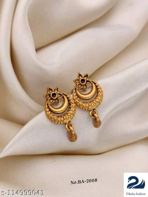 Small Jhumka Earrings Gold Indian, Gold Ear Rings Designs Daily Wear, Simple Daily Wear Earrings Gold Indian, Earings Design Gold New Model Daily Wear, Daily Use Earings Design Gold, Earings Design Gold New Model, Ear Rings For Women In Gold, Gold Daily Wear Earrings, Ear Rings Gold Indian Daily Wear