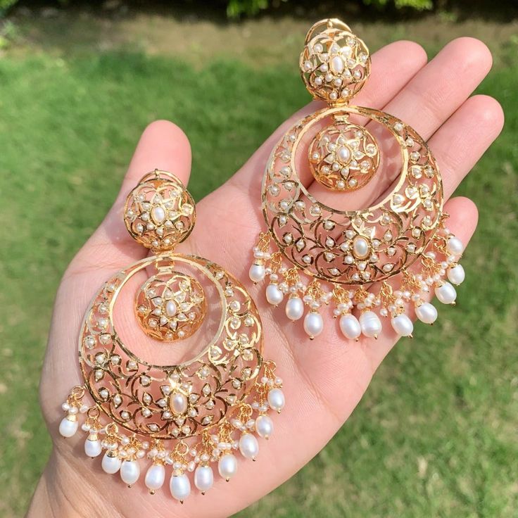 gold plated jewelry that looks like real gold jewelry 22k Gold Jewelry Necklaces, Pearl Silver Earrings, Tikka Jewelry, Real Pearl Earrings, Fancy Jewelry Necklace, Bold Statements, Fancy Jewellery Designs, Silver Pearl Earrings, Chandbali Earrings