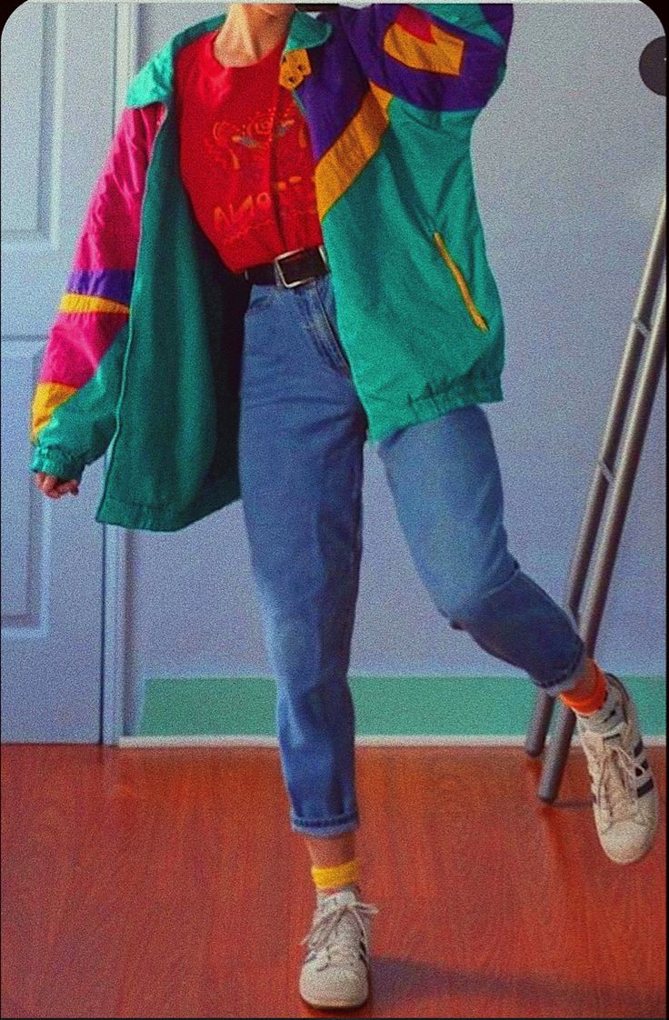 Street Style Aesthetic Winter, Gender Neutral Outfits Aesthetic, 90s Street Style Aesthetic, Analog Filter, Queer Outfits, Gender Neutral Outfits, 90s Street Style, Outfits Colorful, Color Outfits