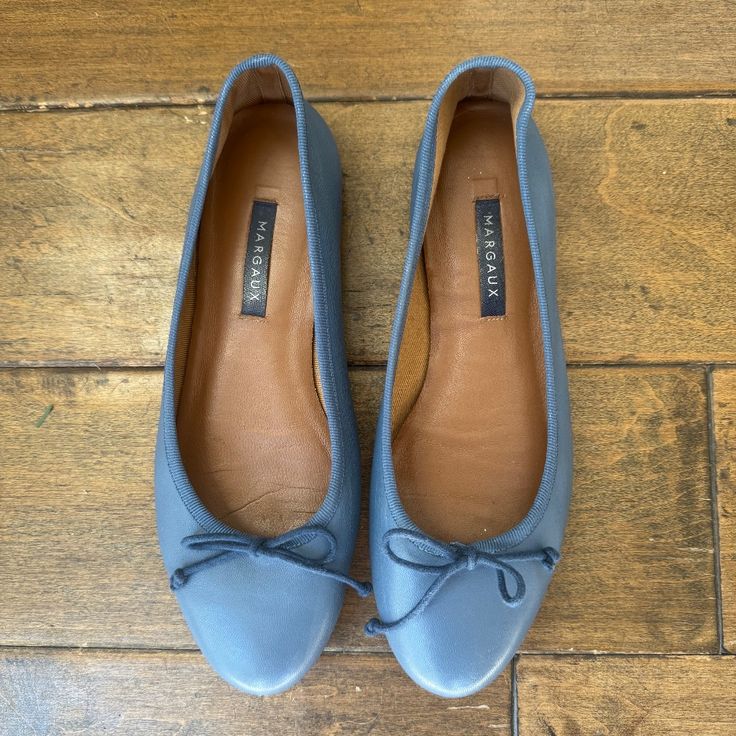 Worn Less Than 10x, Slight Wear On Soles And Small Scratch On Heel, Photographed Comes With Original Box And Dust Bag Size 37.5 Loafer Flats, Ballet Flats, Flat Shoes Women, Dust Bag, Loafers, Ballet, Women Shoes, Heels, The Originals