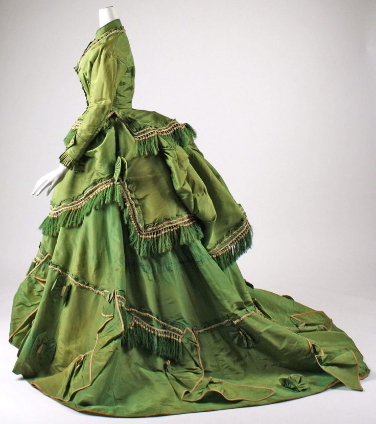 Vintage Dresses 1800, 1800's Dress, 1800s Fashion, Antique Clothing, Art Dress, Historical Dresses, Green Silk, Historical Clothing, Historical Fashion