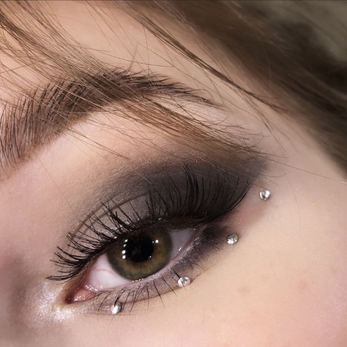 Dark Rhinestone Makeup, Mitski Concert Makeup, Eyeliner Ideas, Black Eye Makeup, Concert Makeup, Rhinestone Makeup, Swag Makeup, Ethereal Makeup, Pinterest Makeup