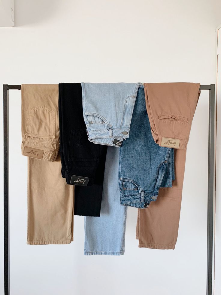 Pants Flat Lay Photography, Clothing Shop Instagram Feed Ideas, Clothes For Sale Photography, Pants Flatlay Ideas, Flat Lay Ideas Clothing, Clothes Layout Aesthetic, Pants Product Shoot, Outfit Flatlay Aesthetic, Store Instagram Ideas