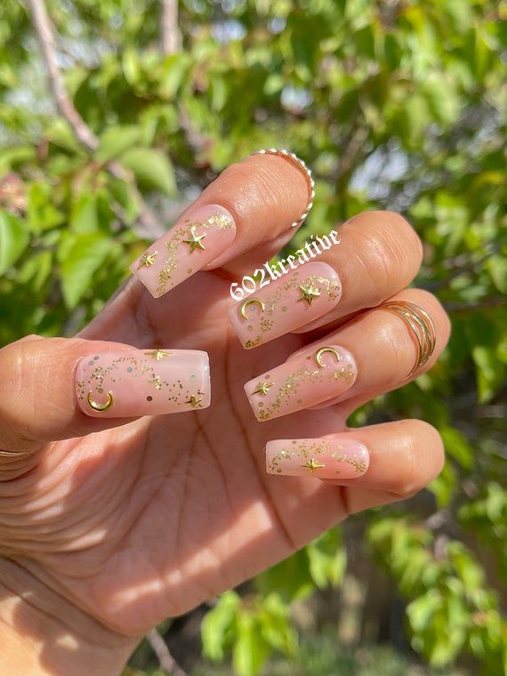 Gold Foil Nails Acrylics, Long Gold Nails, Gold Nails Coffin, Elegant Gold Nails, Nail Ideas Gold, Nail Art Designs Classy, Nails With Moon, Nude And Gold Nails, Gold Foil Nails