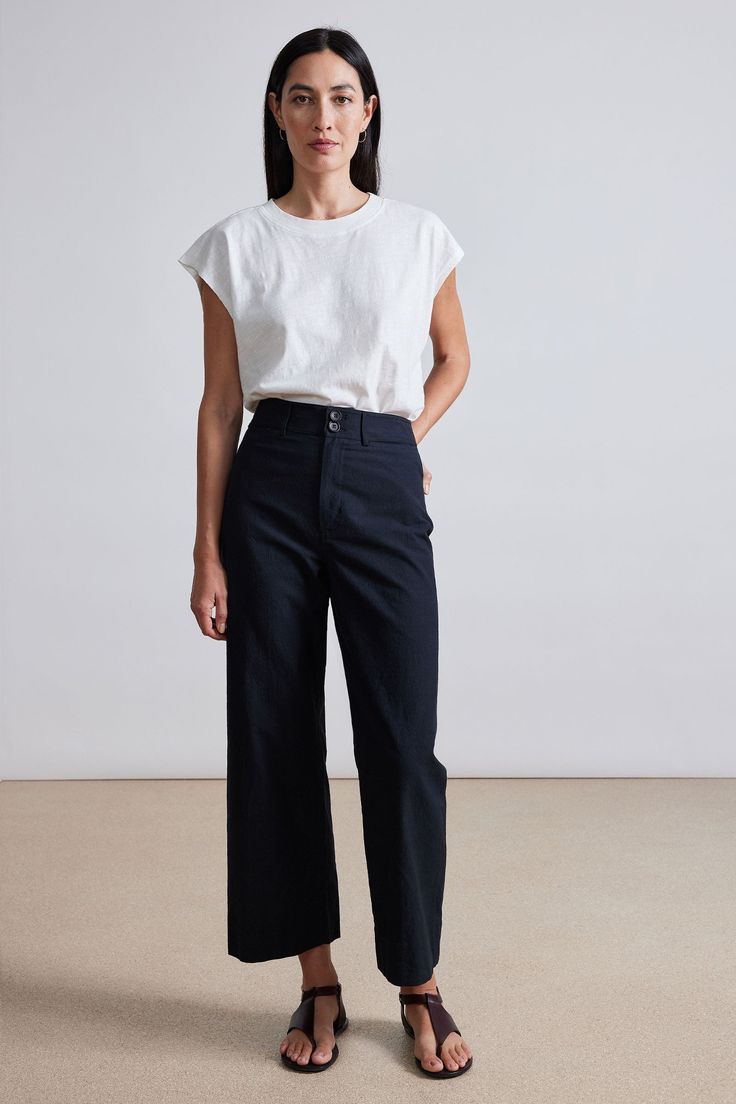 Black Chic Wide-leg Everyday Pants, Chic Wide-leg Pants For Everyday, Chic Everyday Wide-leg Pants, Effortless Straight Leg Cotton Pants, Classic High Waist Wide Leg Pants With Five Pockets, Modern Cropped Leg Pants For Everyday, Modern Cropped Pants For Everyday, Wide Leg Bottoms With Five Pockets For Workwear, Modern High Rise Bottoms For Workwear