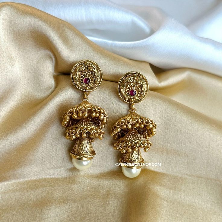 Desi Earrings, South Indian Earrings, Temple Earrings, Desi Jewelry, Temple Jewelry, Types Of Earrings, Earrings Indian, Indian Aesthetic, Indian Earrings