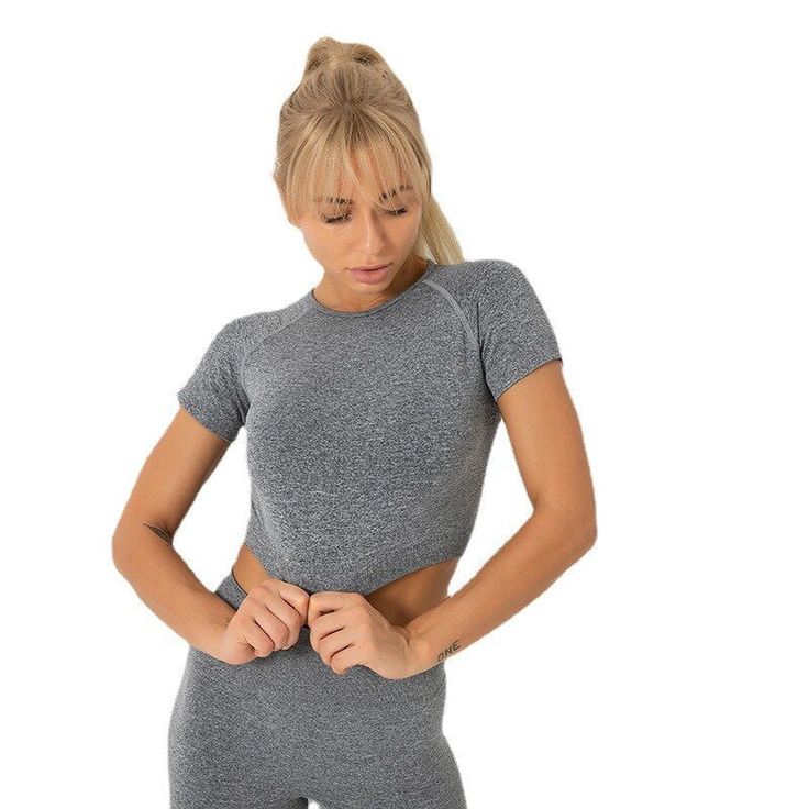 This is the perfect yoga fitness women clothing. It's comfortable, flattering and perfect for any activity, including yoga. The clothing eliminates confusing lines and binders, giving you unrestricted movement during your workouts. Pant Dress, Hipster Women, Gym Suit, Outfit Gym, Sports Workout, Short Pant, Yoga Suit, Casual Outerwear, Yoga Set