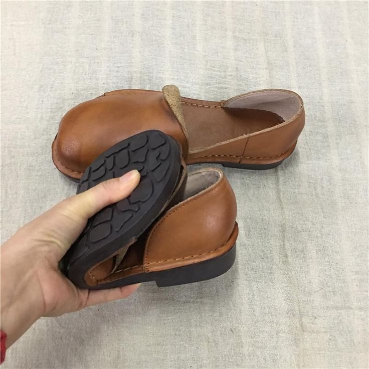 Item Code: 2112841515070Item Type: ShoesMain Material: CowhideStyle: Vintage,ClassicSeason: Spring,Summer,AutumnHeel Type: FlatsUpper Material: LeatherOutsole Material: Gum RubberInsole Material: LeatherLining Material: LeatherHeel Height: Low(1-3cm)Popular Elements: ShallowSoles: Soft/ComfortableOccasion:Party, Engagement Anniversary ,Vacation Gift,Traveling.PS:We adopt the top leather,each pair of shoes is limited edition.There may be a little different in the color and the leather grains. Size: 35-4035Length: 22.10-22.50cm/ 8.70-8.86 "Width: 8.50 cm/ 3.35 "36Length: 22.60-23.00cm/ 8.90-9.06"Width: 8.50-9.00cm/ 3.35-3.54"37Length: 23.10-23.50cm/ 9.09-9.25"Width: 9.00 cm/ 3.54 "38Length: 23.60-24.00cm/ 9.29-9.45"Width: 9.00-9.50cm/ 3.54-3.74"39Length: 24.10-24.50cm/ 9.49-9.65"Width: 9.50 Yoga Jumpsuit, Boho Style Dresses, Yoga Activewear, Urban Looks, Style Minimalist, Engagement Anniversary, Kids Sweater, Cozy Fashion, Handmade Shoes