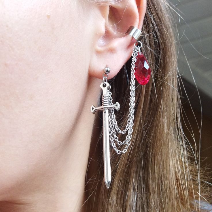 Red Earings Piercings, Goth Ear Piercings, Anime Jewellery, Vampire Vibes, Hoop Earrings Aesthetic, Earrings With Chain, Earring Cuff, Anime Earrings, Blood Drop