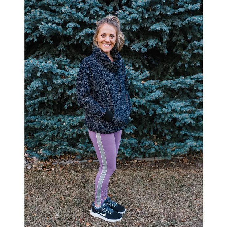 These leggings are fitted with an elastic waistband for ultra secure workout gear. There's a gusset for added fit and comfort. Raw hems and an option to sew a stripe down the side give them more personality! Sporty Fitted Pull-on Activewear, Stretch Athleisure Leggings With Elastic Side Panels, Stretch Sweatpants For Fall Workouts, Fall Stretch Sportswear Leggings, Fall Sportswear Leggings For Workout, Sporty Yoga Pants For Fall Workout, Sporty Fall Workout Leggings, Fall Yoga Activewear With Elastic Waistband, Fall Yoga Activewear With Ribbed Waistband