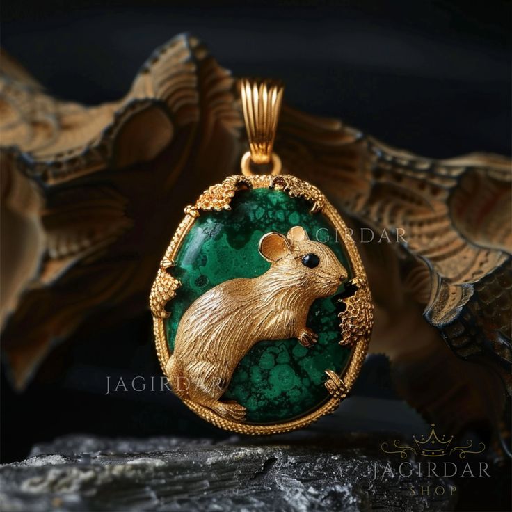 14K Gold Plated Rat Disc Pendant, Malachite Mouse Charm Pendant, Rat Disc Pendant, Dainty Animal Pendant, Cute Mice Pendant ❤️💖💓 Item description❤️💖💓 Item Name: Mouse Disc Pendant Qty. : 1 Pcs Size :  30 MM Silver Primary color : Please select an option from the variations. Eye Stone: Black Spinel Gemstone : Please select an option from the variations. 💓Our entire  Carved collection is handmade 💓We only utilise authentic Gemstone. It doesn't bring to any skin issues. We enjoyed designing special  pieces for your special occasions. On a great day, I wish you could share the happiness with an absolutely perfect gift. Mouse Jewelry, Cute Mice, Animal Pendant, Spinel Gemstone, Cute Mouse, Disc Pendant, Skin Issues, Black Spinel, Eye Stone