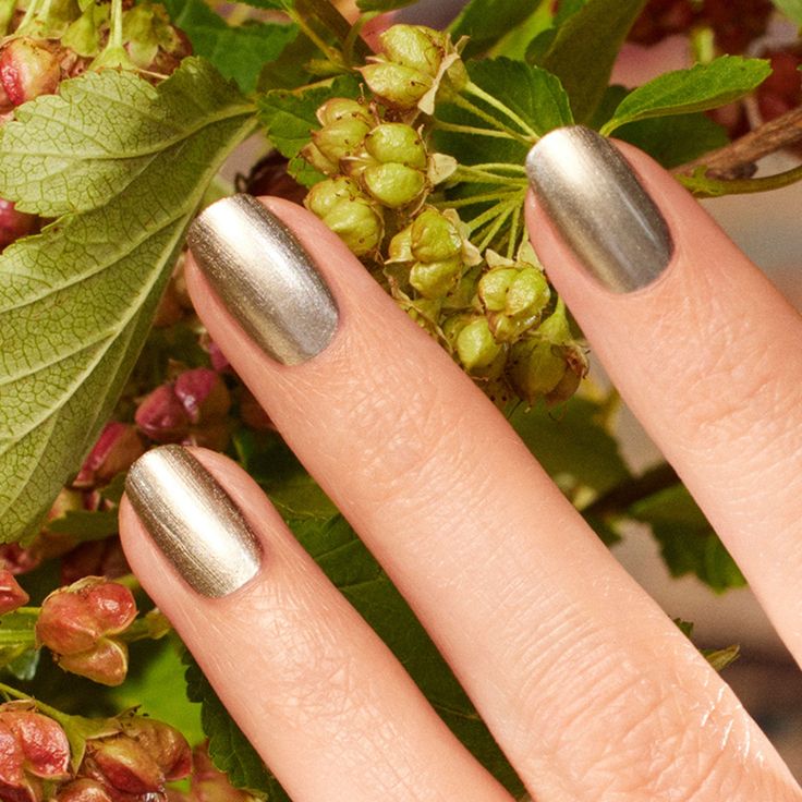 A cool toned gold nail polish from the Green™ () range. An elegant cold gold with metallic highlights, an ode to oriental palaces! Gold Metallic Nails, Metallic Nails Design, Autumn 23, Metallic Nail Polish, Copper Glitter, Gold Nail Polish, Abstract Nail Art, Green Nail Polish, Green Nail