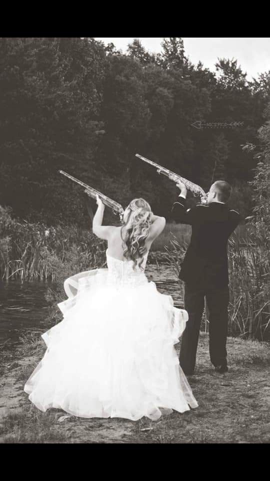 black and white wedding photo, women in big puffy white wedding gown shooting a camo patterned shotgun with male groom in black tuxedo shooting a camo patterned shotgun Country Wedding Pictures, Country Couple Pictures, Bridesmaids Shoes, Cute Country Couples, Country Western Wedding, Country Wedding Photos, Western Style Wedding, Western Themed Wedding, Country Couples