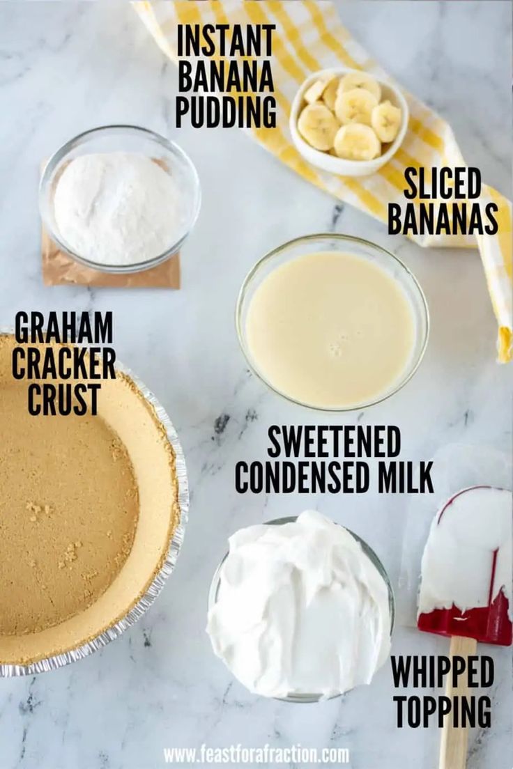 Ingredients for No Bake Banana Cream Pie laying out counter with text labels: graham cracker crust, whipped cream, instant banana pudding, and sweetened condensed milk Banana Cream Pie Recipe With Pudding, Easy No Bake Banana Pudding, No Bake Banana Cream Pie, Banana Cream Pie Pudding, Banana Pie Recipe, Special Deserts, Banana Pudding Pie, Easy Cream Pie, Easy Banana Cream Pie